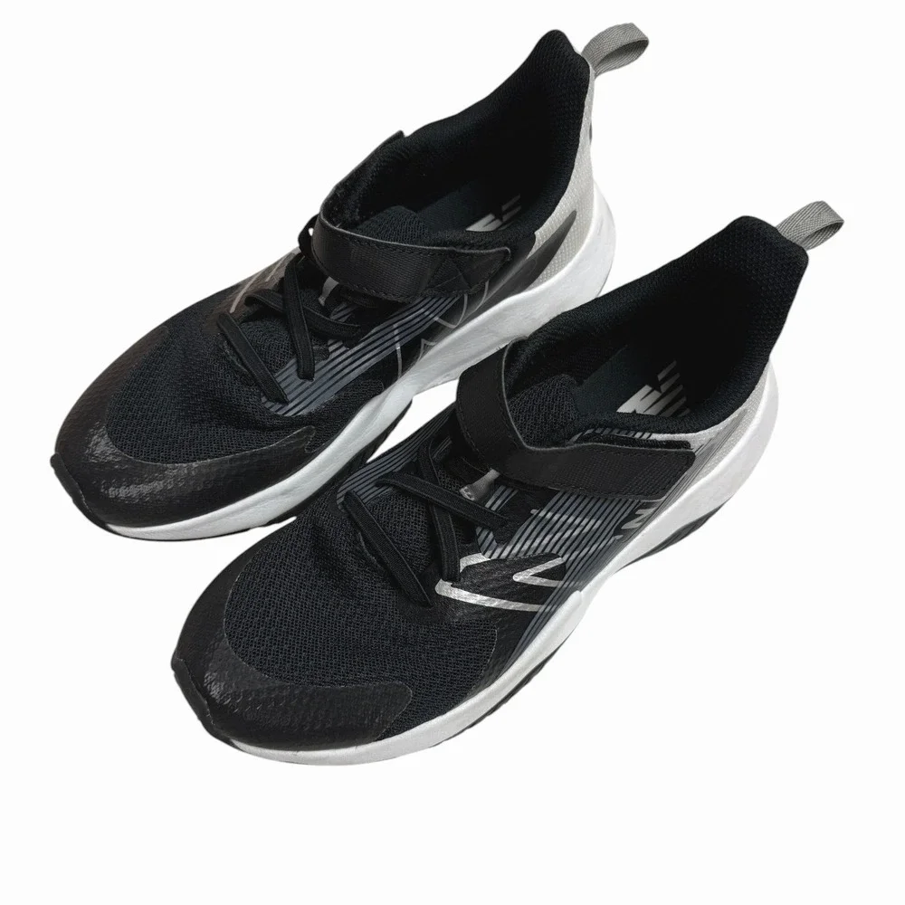 New Balance Rave Run v2 Sneakers BIG KIDS 5.5 Black Gray Athletic Running Shoes